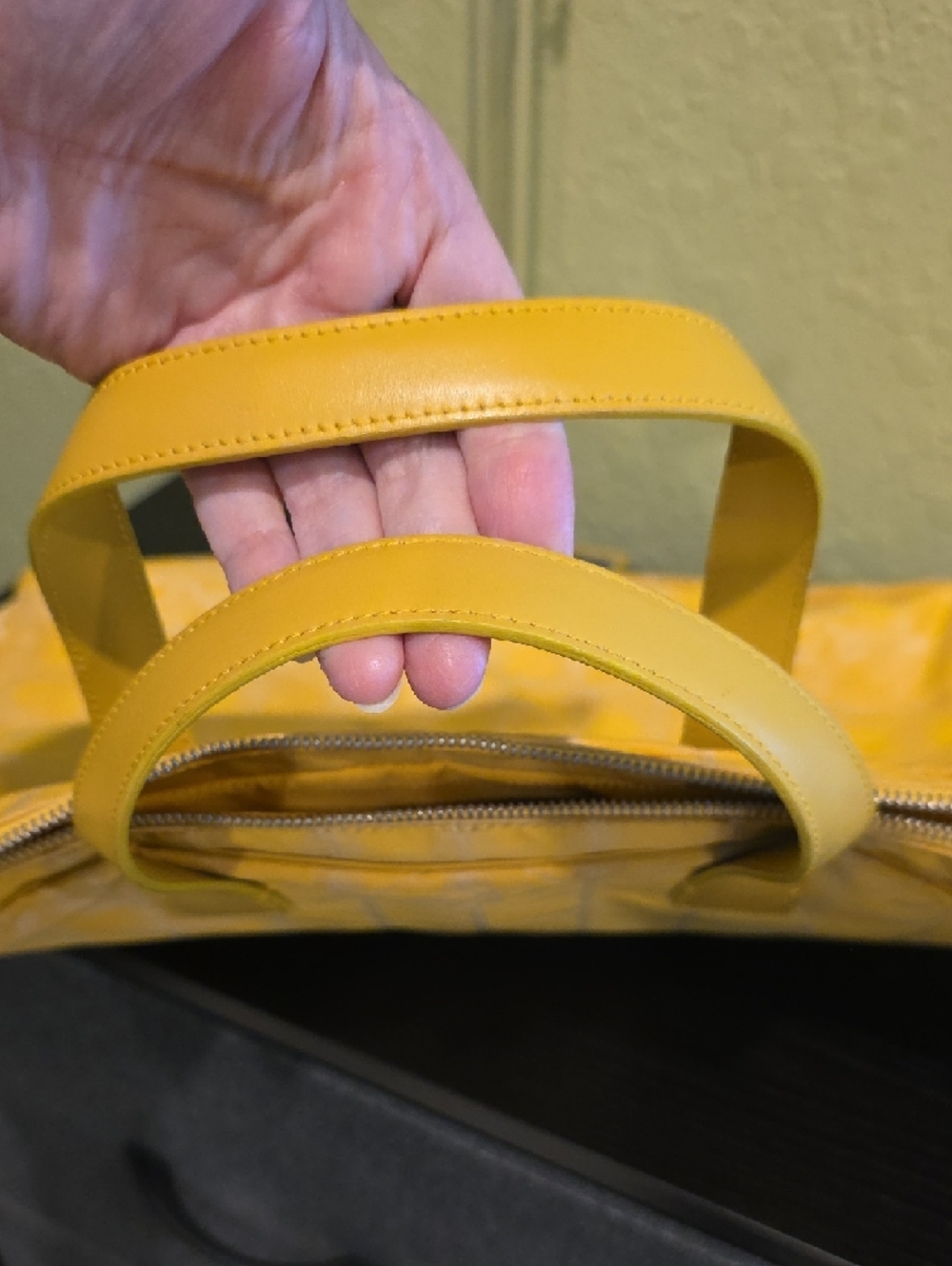 CHANEL Yellow Top-Handle Tote Bag - Picture 7 of 16